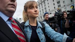 Para ascender en la estructura de nxivm, los candidatos tenían que enganchar a nuevos miembros el caso de keith raniere y el grupo nxivm ha dejado al descubierto algunos nombres de mexicanos. Please Let Me Out Former Nxivm Member Testifies About Being Held In A Room For 2 Years Cnn