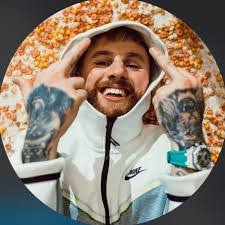 Neil Wetmore's Instagram, Twitter & Facebook