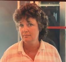 Lorraine Newton's Instagram, Twitter & Facebook