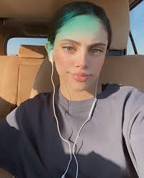 Renad ريناد On Instagram Sunshine In 2021 Best Poses For Men Aesthetic Girl Friend Photoshoot