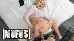 MOFOS - Indica Monroe Pleads With Scott Nails To Give Her A Ride And She  Fucks Him As A Thank You