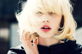 Kisa Sac Modelleri Ve Isimleri Short Hair Style Kisa Sac Pixie Kut Blunt Sac 2019 Sarisin Kisa Sac Modelleri Sac Guzelligi Ve Bob Sac Stilleri