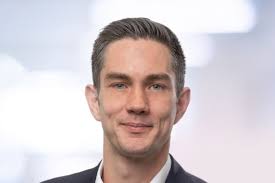 Simon Fahrenholz Partner, EY-Parthenon, EY Strategy & Transactions GmbH