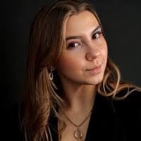 Rachael Larson's Instagram, Twitter & Facebook