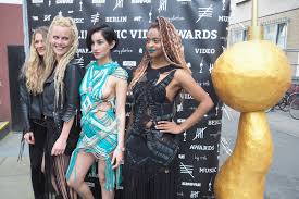 Musik fashion show budaya indonesia. Fashion Show Bei Den Berlin Music Video Awards