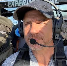 Darin Hart's Instagram, Twitter & Facebook