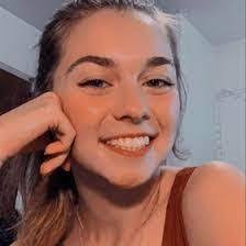 Lily Calhoun's Instagram, Twitter & Facebook