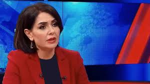 Gürses haberde, bahçeli'ye aşı yapan hemşirenin darp edildiğinin yazdığını söyledi. Yandas Gazeteci Ozlem Gurses In Iftira Ve Algisi Elinde Patladi Istanbul Takipte Istanbul Yerel Haber