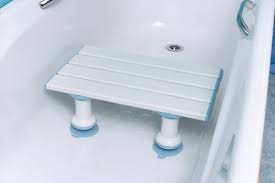 Per una persona con limitazione motorie, come puo' essere un anziano o un invalido, lo svantaggio della vasca da bagno e' in commercio esistono svariati tipi di vasca per anziani o per disabili (infatti per certi versi ci sono diverse analogie per le due categorie) che sono adattabili ad ogni esigenza e ad. Nrs Nuvo Sedile Per Vasca Da Bagno B50134 Seniormegastore