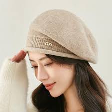 Acquista Cappelli da donna Cappelli spessi e caldi Protezioni per le  orecchie moda autunno inverno Cappelli di lana lavorati a maglia Berretti  ottagonali a partire da 3.7