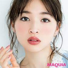 ブルベ肌さんをくすませない ピンクベージュのリップで美肌美女へ マキアオンライン maquia online ブルベ 肌 ブルベ ナチュラルメイク