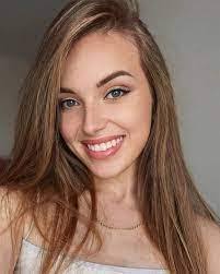 Allie Chadwick's Instagram, Twitter & Facebook