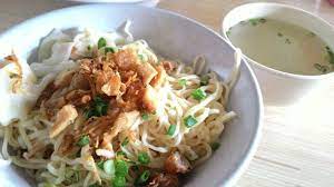 Mie Ayam Pangsit Kuah My Favorite Ever In Yogyakarta Indonesianstreetfoodculinary Pangsit