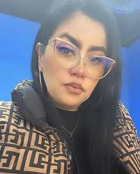 Iliana Cano's Instagram, Twitter & Facebook