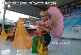 Seni tari tradisional merupakan tarian yang diwariskan dari masa ke masa sejak zaman dahulu, yang tari kreasi baru pola tradisi. 50 Contoh Tari Tunggal Lengkap Beserta Daerahnya Mediasiana Com Media Pembelajaran Masakini