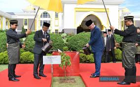 Keputusan daripada mesyuarat ini pastinya amat. Bernama Tanam Pokok Cempaka Kuning Simbolik Mesyuarat Majlis Raja Raja Ke 256