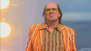 Jan böhmermann eine hymne auf die 90er lyrics: Guildo Horn Orthopadischen Strumpfe Opening Hello Again Zdf Fernsehgarten 23 08 2020 Youtube