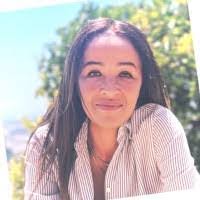 Leona Gray's Instagram, Twitter & Facebook