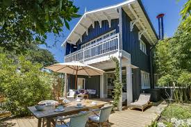 Une Maison Bleue Au Cap Ferret Planete Deco A Homes World Maison Bleue Maison Maison De Vacances