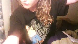 Haarschaum in die haare zu kneten. Ich Habe Eig Locken Aber Nur Wenn Ich Meine Haare Normal Trocknen Lass Ohne Fohn Und So Kann Mir Jemand Sagen Wie Ich Meine Naturlichen Locken Mit Fohn Bekomm