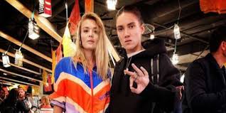 Free spirit with a wild heart on instagram @dominique_rinderknecht. Tamy Glauser Geht Vor Dominique Rinderknecht Auf Die Knie