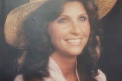 Ruth Barham's Instagram, Twitter & Facebook