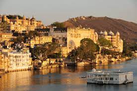 Situated in the gangori ghat, bagore ki haveli has an astounding 138 rooms.the mansion is also home to many cultural attractions like the longest turban and gallery containing many art pieces. Udaipur Travel Rajasthan India Asia Lonely Planet