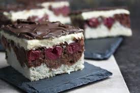 Ein Kuchenklassiker Vegane Donauwelle Toastenstein Com Rezept Vegane Leckereien Kuchen Ohne Backen Donauwelle