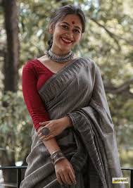Handwoven Pure Matka Eri Jamdani With Temple Border Amrapali Boutique In 2020 Saree Models Saree Look Stylish Sarees The main characteristic of handloom cotton sarees. pinterest