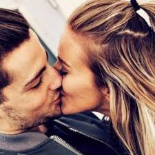 Lingga yoni kenapa orang memejamkan mata saat bercinta dan ciuman halaman all kompas com. 8 Langkah Permainan Lidah Untuk Dapatkan Ciuman Yang Sempurna Lifestyle Liputan6 Com