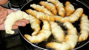 فطائر على شكل كرواصة سريعة لشرب الشاي بالحليب ونكهة الفانيليا Food Beignets Meat