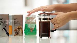 How to make good french press coffee. Make Coffee With The French Press Or Plunger The Easy Way Youtube