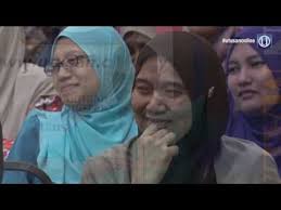 Syamsul amri bin ismail atau lebih dikenali sebagai syamsul debat (lahir 3 ogos 1977) merupakan seorang pendakwah bebas dan personaliti televisyen malaysia. Pesan Ust Syamsul Debat Boleh Ke Isteri Makan Sebelum Suami Makan Video Dailymotion