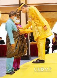 Tengku muda pahang, tengku abdul rahman sultan ahmad shah yang menerajui sidang media tersebut menyatakan bahawa keputusan melantik tengku abdullah sebagai sultan pahang adalah diatas persetujuan jumaah pangkuan negeri, kerana ingin menggantikan ayahanda baginda. Lapan Anakanda Kdymm Yang Di Pertuan Agong Terima Darjah Kebesaran Pahang Pahang Media