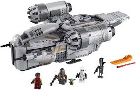 Lego star wars is a lego theme that incorporates the star wars saga and franchise. Lego Star Wars The Mandalorian Razor Crest Sets Are Back In Stock After Season 2 Surge