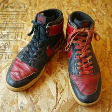 nike ビンテージairjordan エアジョーダンファースト 85年オリジナル赤 レッド 黒 ブラック エアジョーダン カスタムスニーカー ジョーダン