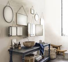 Pour une touche nature, optez pour des meubles en bois qui rendront la pièce chaleureuse. Meubles Salle De Bain Vintage Photos Et Idees Pour Votre Deco Retro