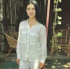 Onun atılımı, 2015 yılında sanam jung ve imran abbas naqvi ile romantik. Sarah Khan Pakistani Actress Beautiful Actresses Fashion