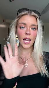 Madison Hey's Instagram, Twitter & Facebook