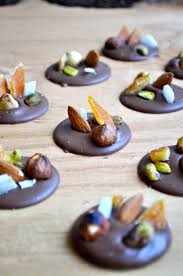 Milk Chocolate Snack Quot Mendiant Quot Mendiant Au Chocolat Au Lait Sweets Recipes Artisan Chocolate Baking And Pastry