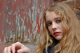 Distracted by unrelated photos while searching old photos