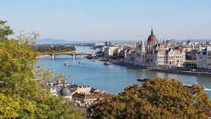Budapeşte bugün macaristan tamamen budapeşte merkezli bir ülke. Macaristan Turk Vatandaslarina Kapilarini Aciyor