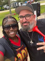 Fine….stick your tongue 👅 out at me!!! Blue Skimmer macro fun Burgaw NC