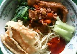 Olahan mie masih menjadi makanan olahan yang sangat digemari utamanya oleh orang indonesia. Resep Mie Tiaw Rumahan Resep Mie Ayam Rumahan Oleh Gendis Murpratiwi Cookpad