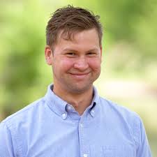 No manuscripts for Baptist pastor who sketches and colors sermon notes