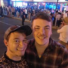 What are the best Christmas lights and neighborhoods in Richmond?