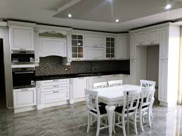 L Eleganza Dello Stile Classico Della Dolcevita Firmata Stosa Cucine Ecco La Cucina Progettata Dal Nostro Arredatore Fr Arredamento Cucina Moderna Decorazioni