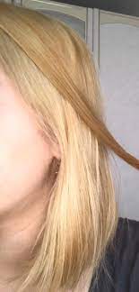 In a hairspray bottle, mix ¾ a cup of water with ¼ cup of freshly squeezed lemon water. Bleached Hair Yesterday 2 Attempts The Toner And Purple Shampoo Didn T Do Anything Does It Need More Bleaching My Skin Has A Lot Of Redness So Makes The Yellow Look Super Bright