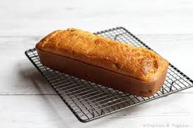 Cake A La Feta Aux Tomates Confites Et Olives Noires Recette Plat Vegetarien Tomates Confites Gateaux Et Desserts