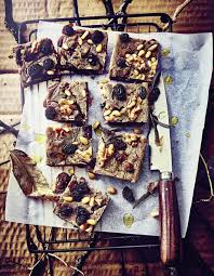 Castagnaccio Aux Chataignes Et Noix Pour 4 Personnes Recettes Elle Recette Alimentation Dessert Recette